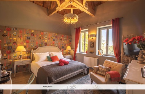 Les Esseintes House | Maison des Quatre Saisons