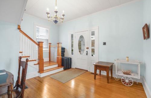 Cape Charles House | Maison des Reves - Historic charm in the heart of Downtown!