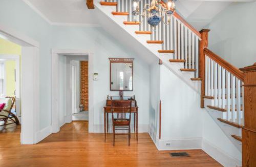 Cape Charles House | Maison des Reves - Historic charm in the heart of Downtown!