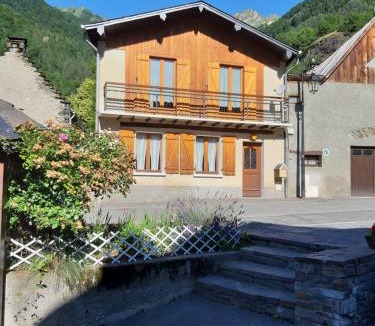 Cier-de-Luchon House | Maison des trois ormeaux