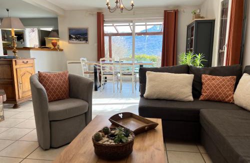 Embrun House | MAISON DES VIGNES