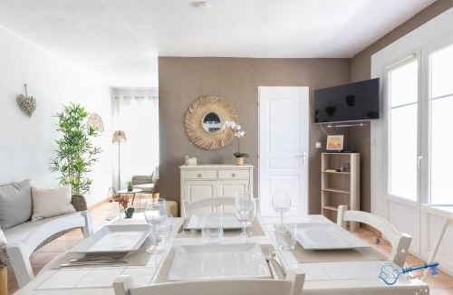 Loriol-du-Comtat House | Maison deux chambres en Provence avec piscine