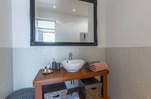 Neffies Bed & Breakfast | Maison Dix