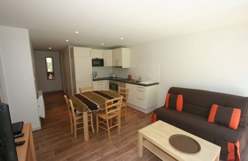 Cauterets Apartment | Maison DOMER 2 - Village center apartment with terrace