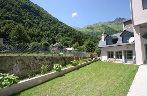 Cauterets Apartment | Maison DOMER 2 - Village center apartment with terrace