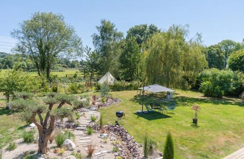 Tourville-en-Auge Villa | Maison du Bonheur avec Rivière & Spa, 4 chambres & 2 SDB