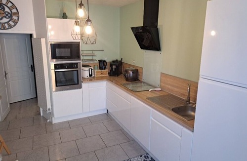 Jayac House | Maison du Bonheur