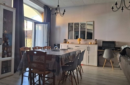 Jayac House | Maison du Bonheur