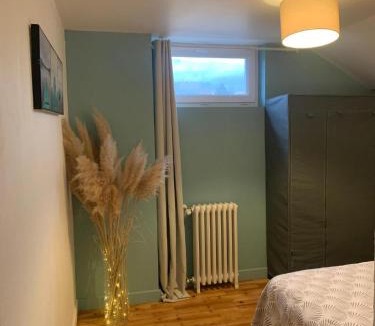 Le Pin House | Maison du Bonheur, Gîtes