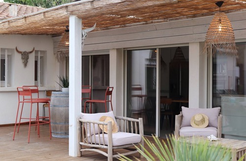 Aimargues Villa | Maison du Bonheur - Piscine - Jacuzzi - Proche Plage