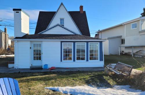 Rimouski House | Maison du bord du fleuve à 5 min du centre ville