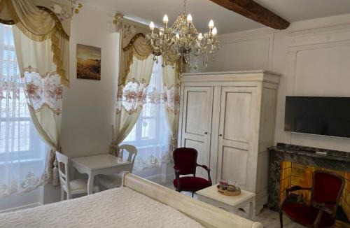 Centre Historique House | Maison du Cloitre Couvent des Carmes