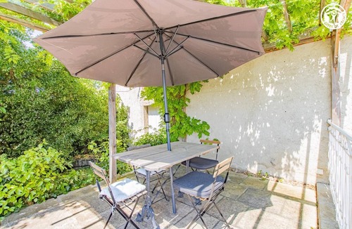 Saint-Sernin-du-Plain House | Maison du Mont Rome - Saint Sernin DU Plain