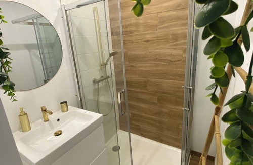 Mondragon House | Maison du Grand Chêne