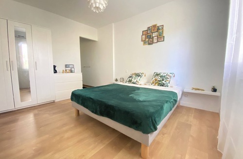 Mondragon House | Maison du Grand Chêne