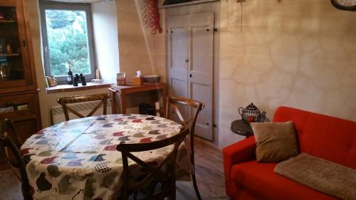 Urbanya House | Maison du pâtre