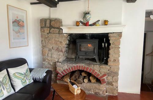 Quarre-les-Tombes House | Maison du petit Poète