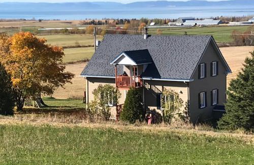 Saint-Eloi Bed & Breakfast | Maison du petit rang