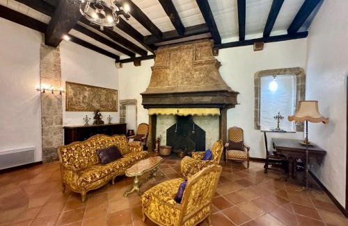 Saint-Antonin Noble Val Apartment | Maison du Roy/Royal Chambers