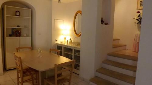 Bellevigne House | Maison Du Ruisseau