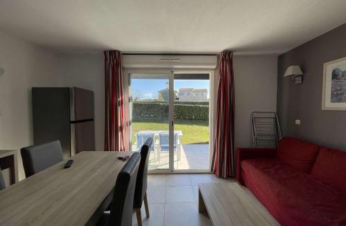 Salavas House | Maison duplex avec clim, 2 piscines, terrasse, parking, animaux admis - 8 pers. - FR-1-382-165