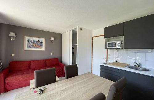 Salavas House | Maison duplex avec clim, 2 piscines, terrasse, parking, animaux admis - 8 pers. - FR-1-382-165