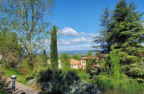 Rouret House | maison duplex avec grande terrace dans village de vacances