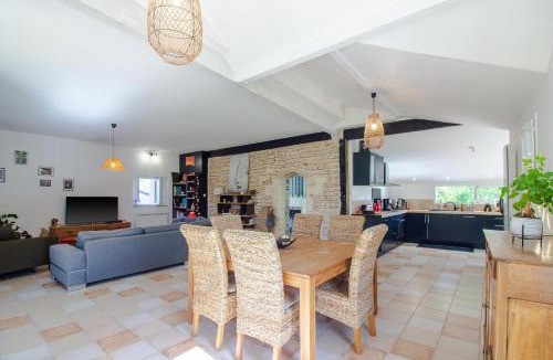 Saint-Nazaire House | Maison En Bord De Rivière