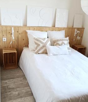 La Chapelle-Encherie Bed & Breakfast | Maison ecologique en paille