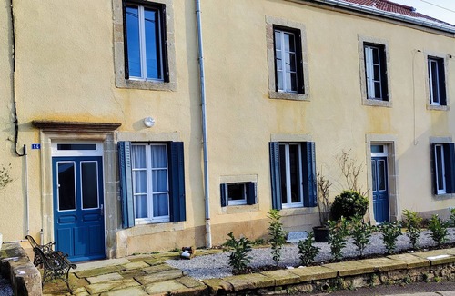 Melay Bed & Breakfast | Maison Egalité