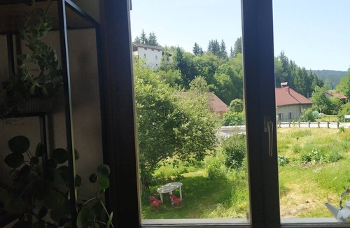 Rochejean House | Maison en Bord de Rivière