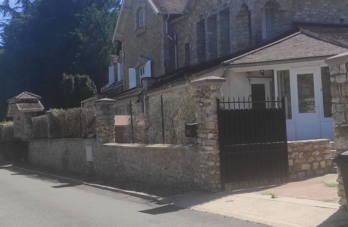 Boissise-le-Roi House | Maison en Bord de Seine/Chambre Double
