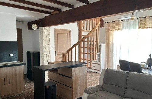 Suze-la-Rousse Villa | Maison en Campagne Avec Piscine