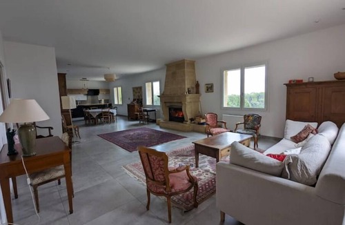 Sorgues Apartment | Maison en Campagne Vers Avignon