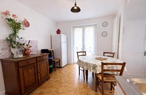 Saint-Sulpice-sur-Risle House | Maison entière pour 4 personnes avec parking proche centre ville