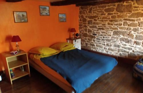 Lanhelin House | maison en granit bleue