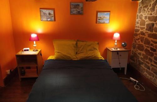 Lanhelin House | maison en granit bleue