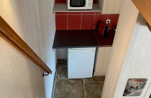 Ladoix-Serrigny House | Maison en Pierre Avec Terrasse et Piscine Dans le Vignoble Bourguignon