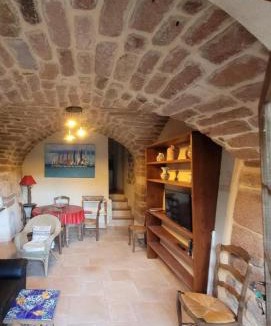 Planzolles House | Maison en pierre au cœur de l'Ardèche avec 4 lits, 2 chambres, 1 piscine hors sol