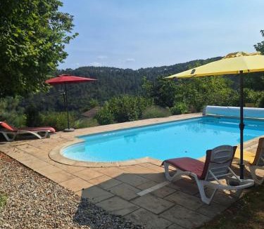 Ribes House | Maison en pierre avec piscine