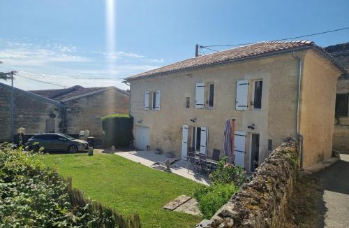 Langoiran House | Maison en pierre indépendante