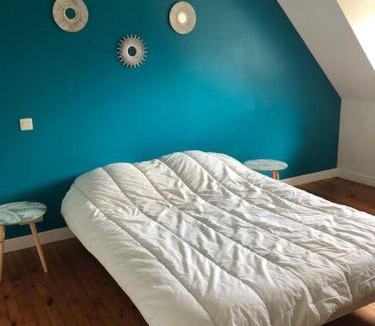 Pleguien House | Maison en pierre, proche Keravel, GR34