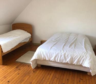 Pleguien House | Maison en pierre, proche Keravel, GR34