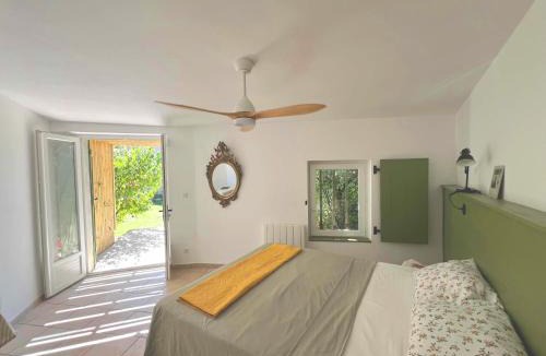 Hyeres House | Maison en pierre rénovée avec jardin et piscine privative chauffée