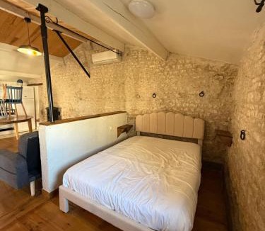 Velluire House | Maison en pierres, calme et authenticité vendéenne