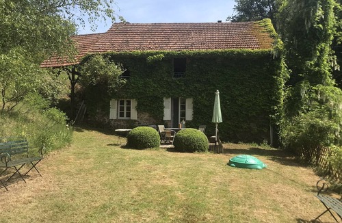 Janaillat House | Maison en Pleine Verdure