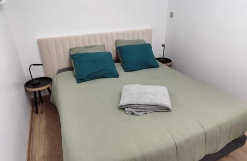 Douai House | Maison entière avec parking gratuit, WiFi & clim
