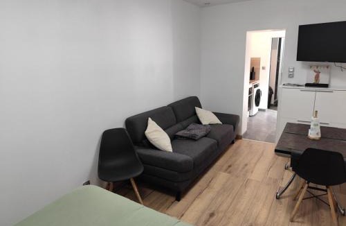 Douai House | Maison entière avec parking gratuit, WiFi & clim