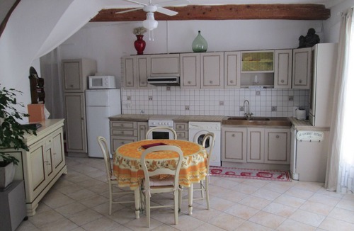 Puisserguier House | Maison entière climatisée, 2 chambres, piscine privée, terrasse, plage à 24km