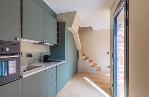 Issy-les-Moulineaux House | Maison Estienne - Welkeys